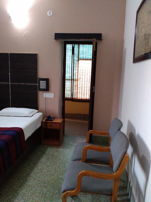 Hotel Ajaya Varanasi Bilik gambar
