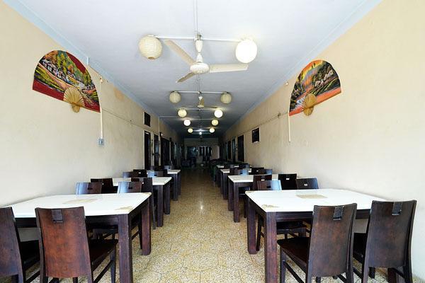 Hotel Ajaya Varanasi Luaran gambar