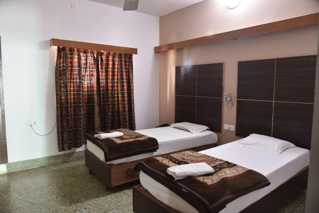 Hotel Ajaya Varanasi Luaran gambar